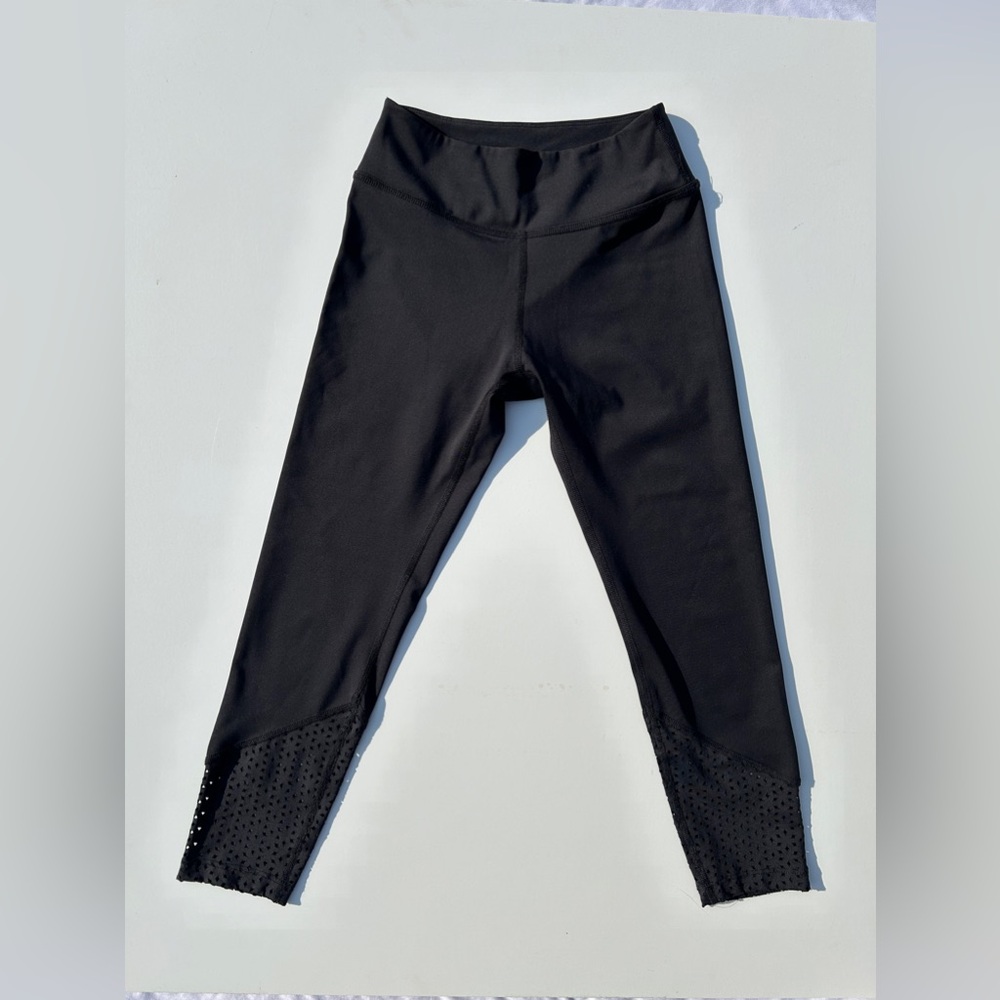Beyond Yoga leggings - GUC - S - black, ankle/calf lazer detail